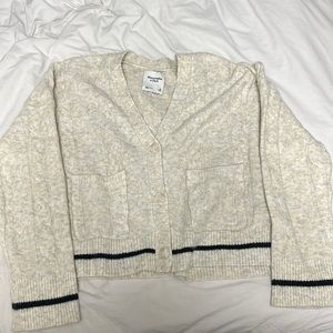 New, Unworn Abercrombie Cropped Oversized Cardigan